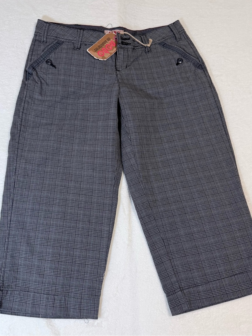 No Boundaries- Capris- Size Junior 9 - NWT